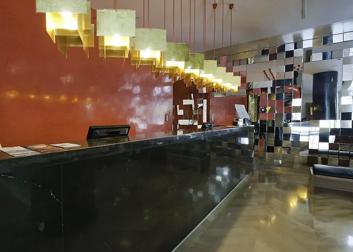 Hotel Reina Petronila